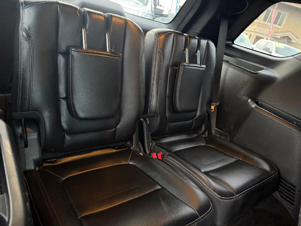 2017 Ford Explorer Image 17