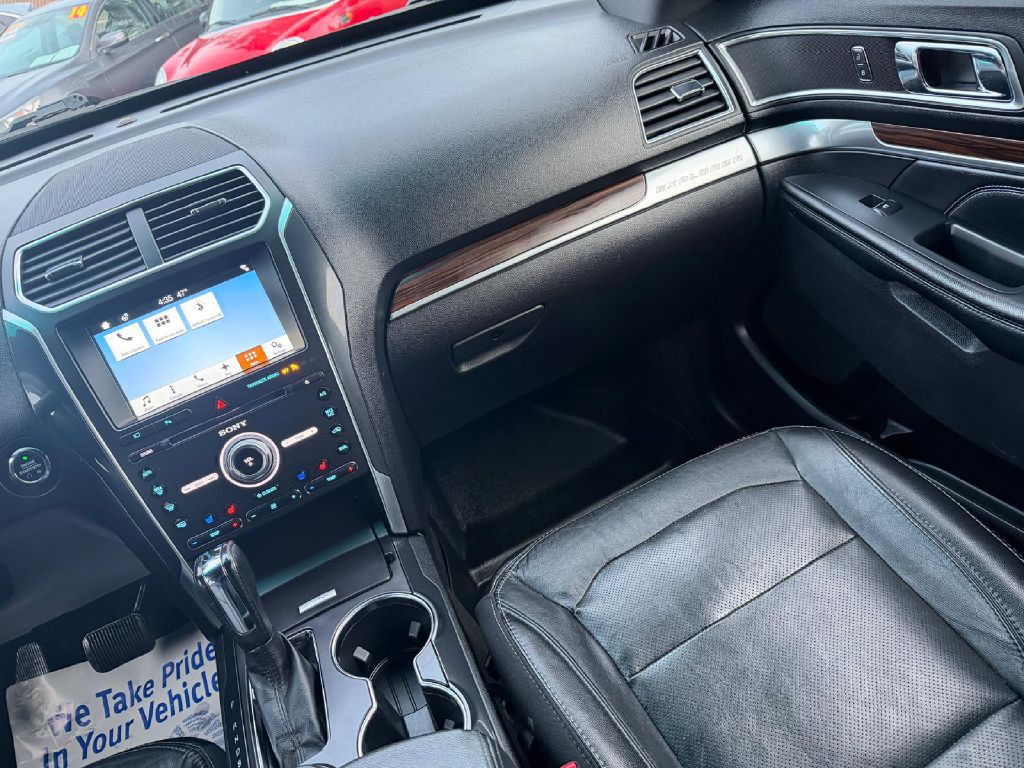 2017 Ford Explorer Image 24