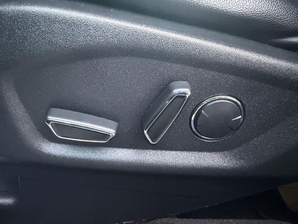 2017 Ford Explorer Image 33