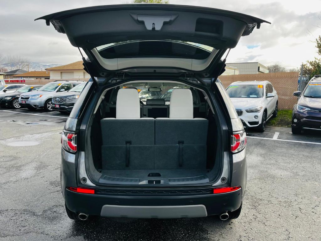 2017 Land Rover Discovery Sport Image 10