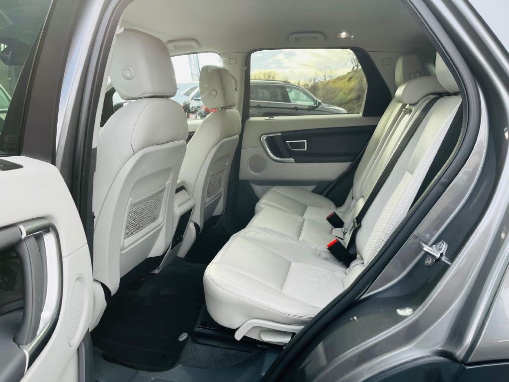 2017 Land Rover Discovery Sport Image 13