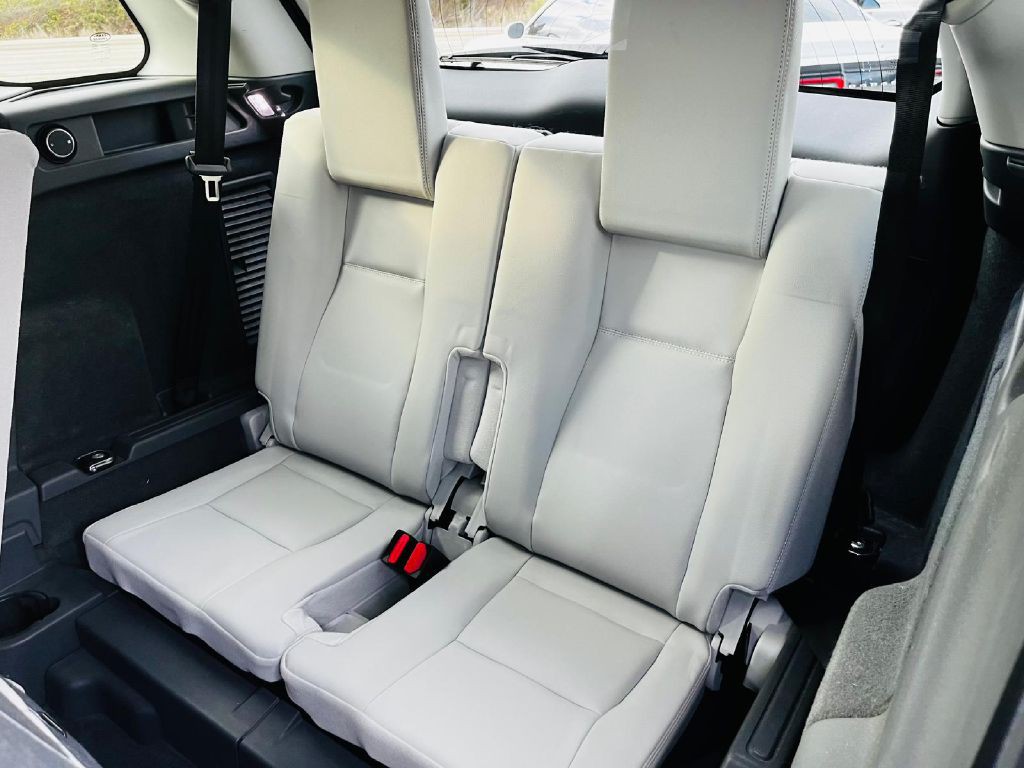 2017 Land Rover Discovery Sport Image 14