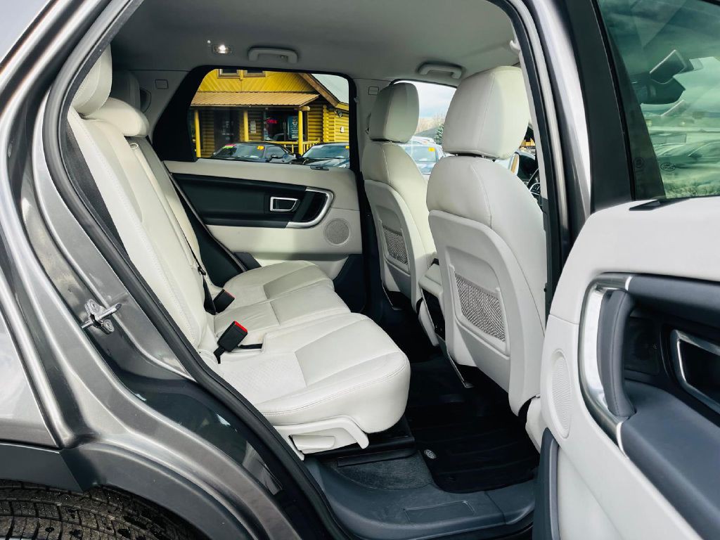 2017 Land Rover Discovery Sport Image 16
