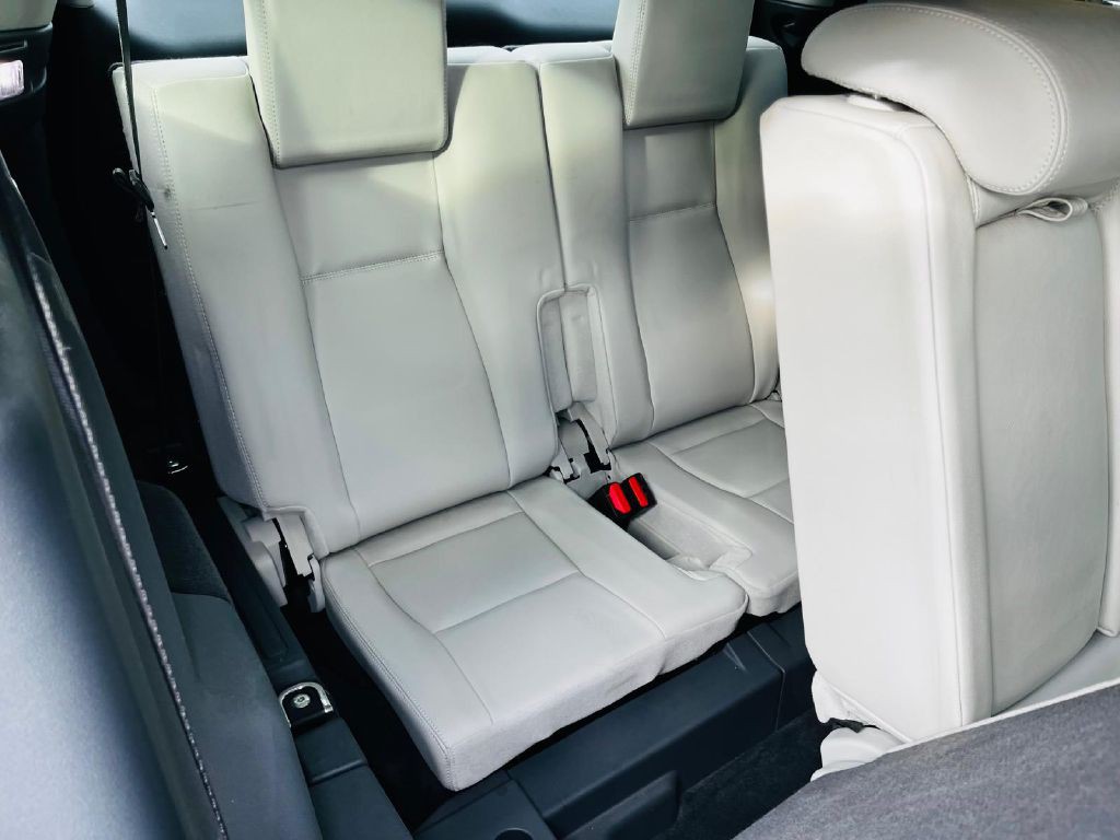 2017 Land Rover Discovery Sport Image 17