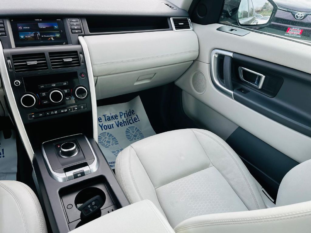 2017 Land Rover Discovery Sport Image 23