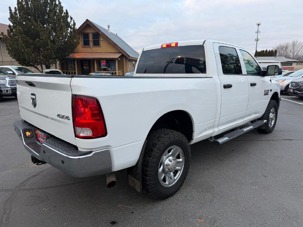 2017 RAM 3500 Image 7