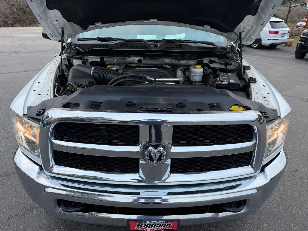 2017 RAM 3500 Image 10