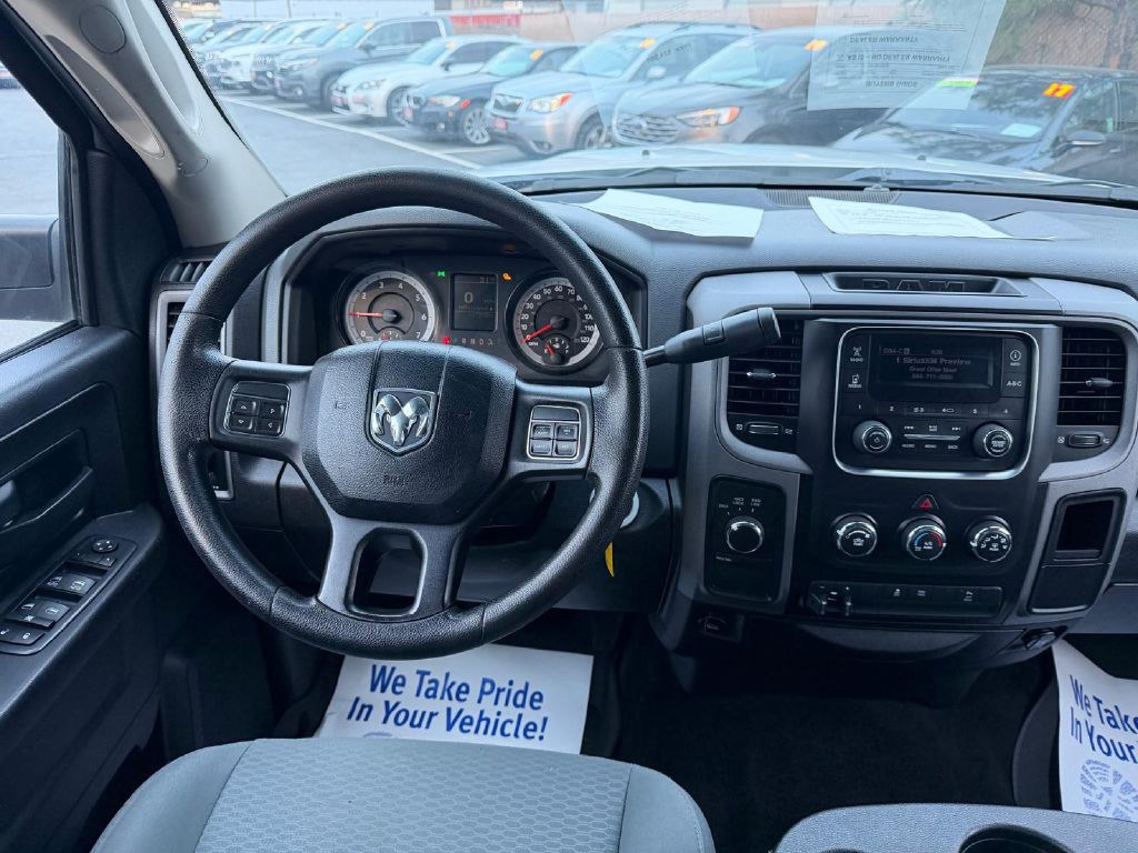 2017 RAM 3500 Image 17