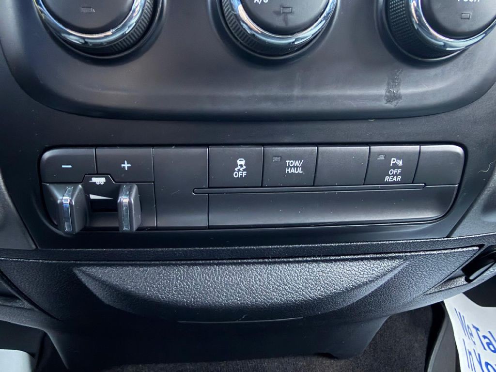2017 RAM 3500 Image 22