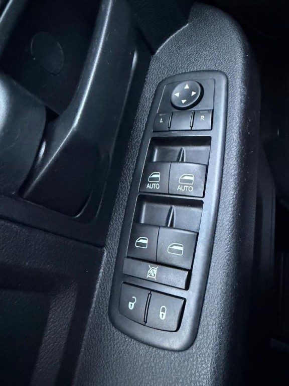 2017 RAM 3500 Image 27