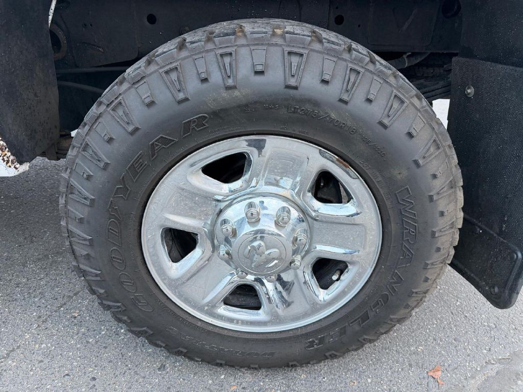 2017 RAM 3500 Image 29