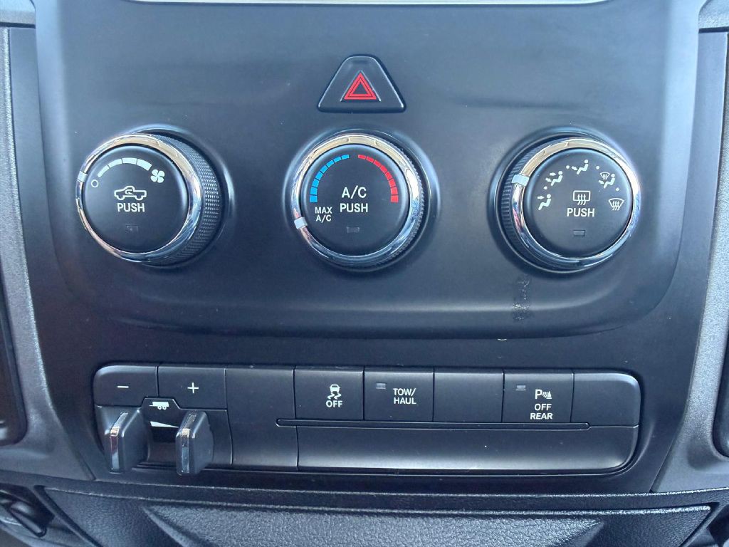 2017 RAM 3500 Image 22