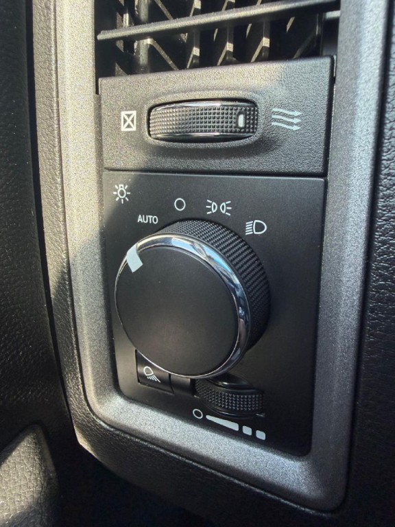 2017 RAM 3500 Image 27