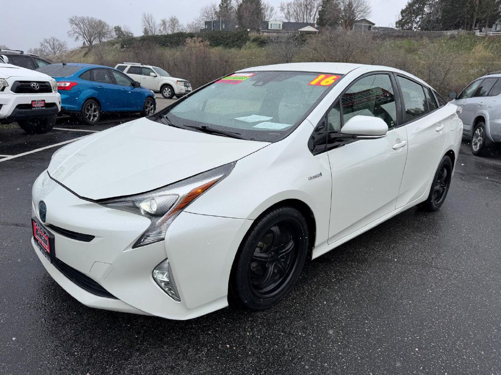 2016 Toyota Prius Image 3
