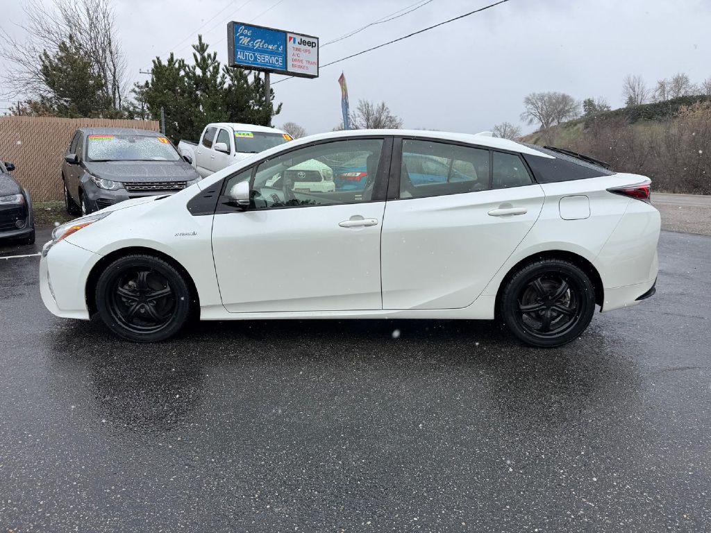 2016 Toyota Prius Image 4