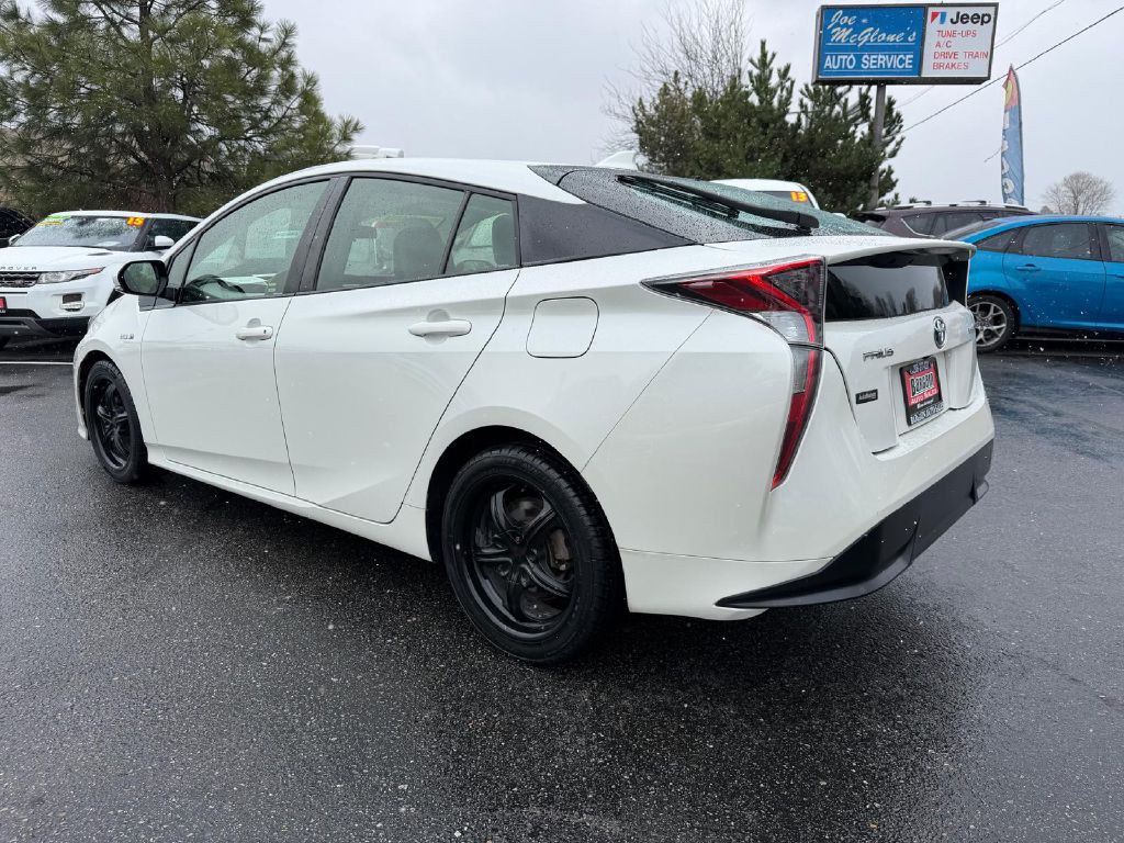 2016 Toyota Prius Image 5