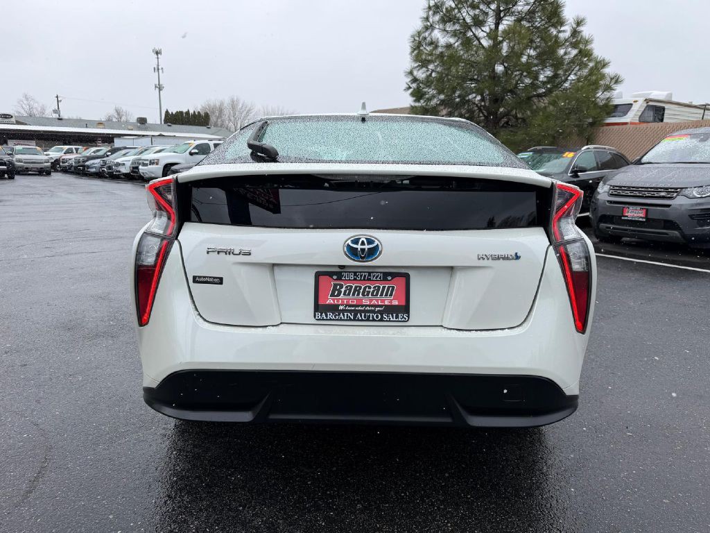 2016 Toyota Prius Image 6