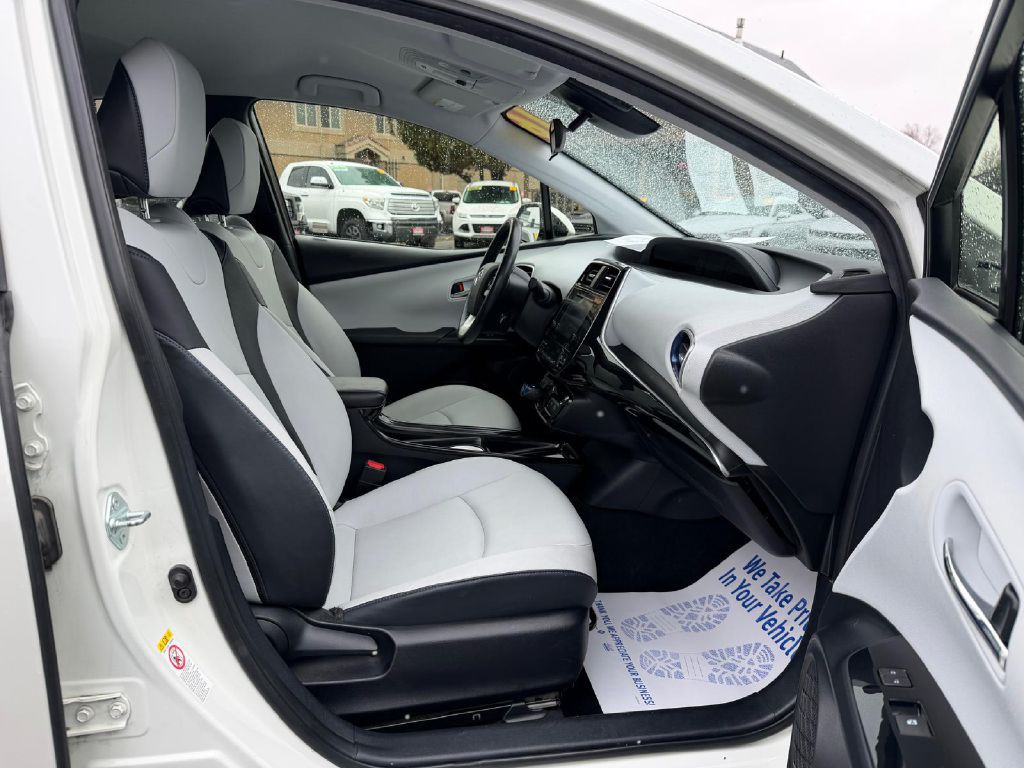 2016 Toyota Prius Image 14