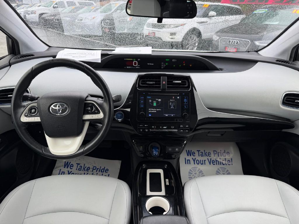 2016 Toyota Prius Image 16