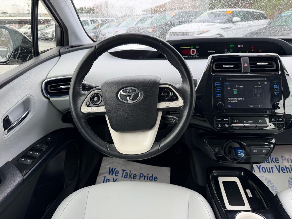 2016 Toyota Prius Image 17