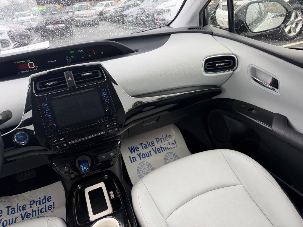 2016 Toyota Prius Image 21
