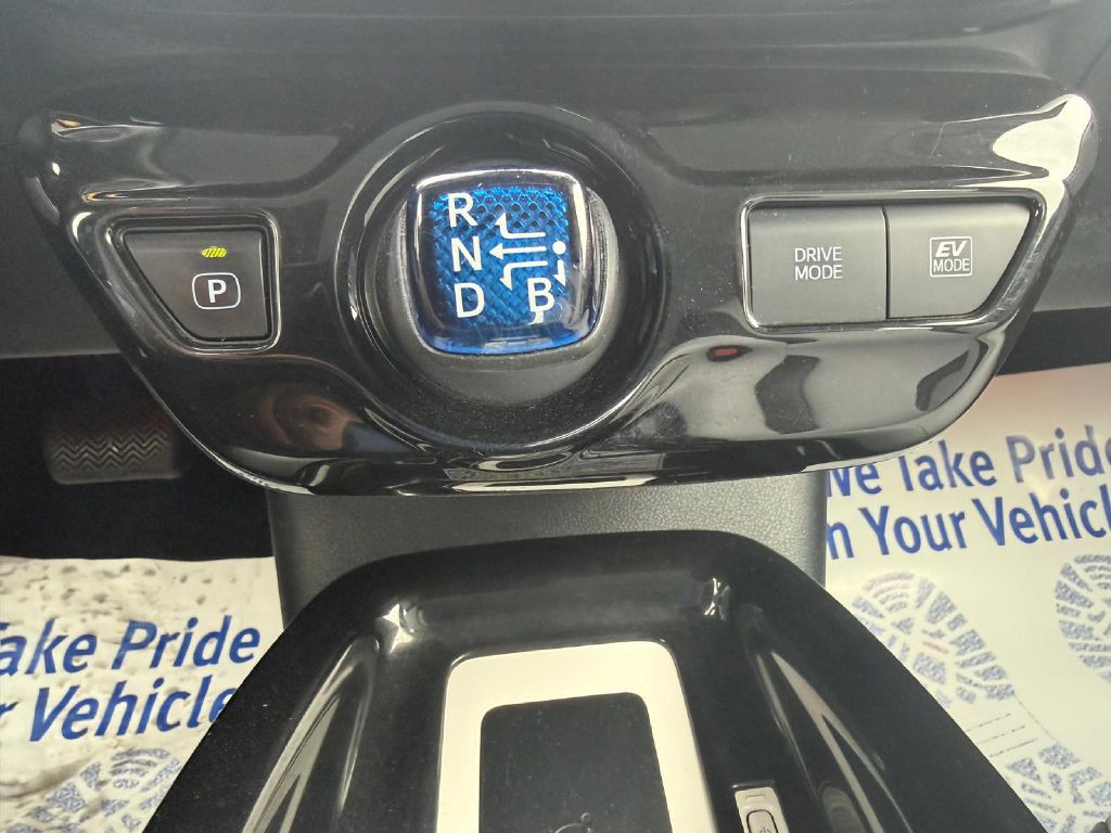 2016 Toyota Prius Image 22