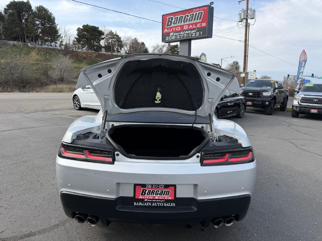 2015 Chevrolet Camaro Image 11
