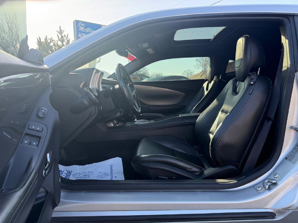 2015 Chevrolet Camaro Image 12