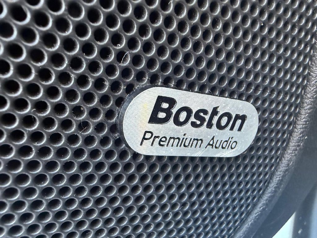 2015 Chevrolet Camaro Image 29