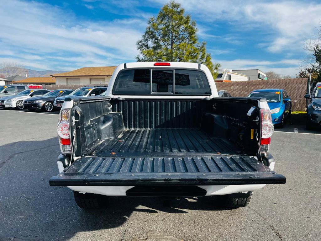 2013 Toyota Tacoma Image 10