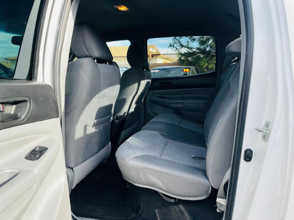 2013 Toyota Tacoma Image 13