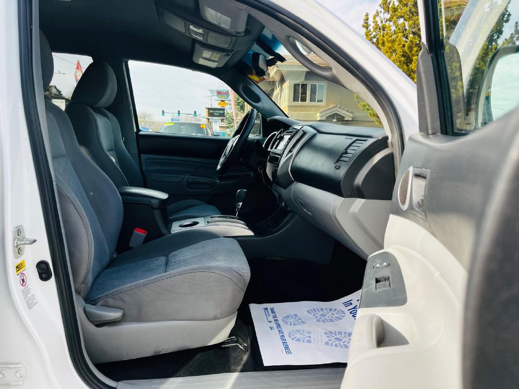 2013 Toyota Tacoma Image 14