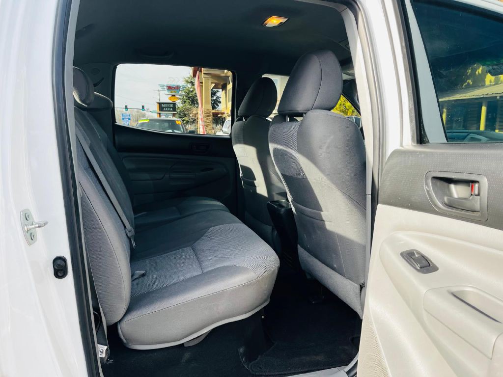 2013 Toyota Tacoma Image 15