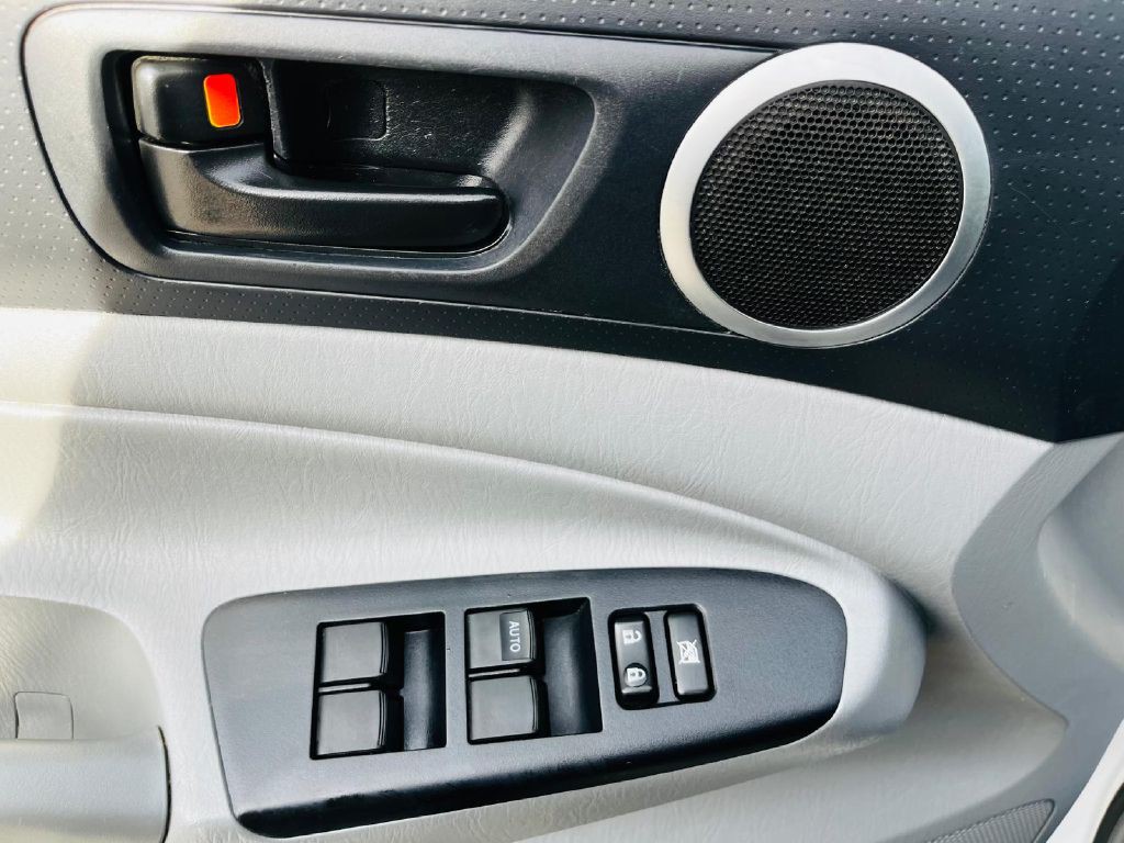 2013 Toyota Tacoma Image 22