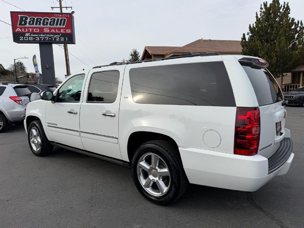 2013 Chevrolet Suburban Image 5