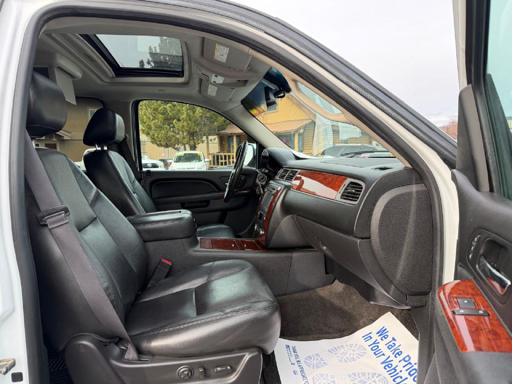 2013 Chevrolet Suburban Image 15