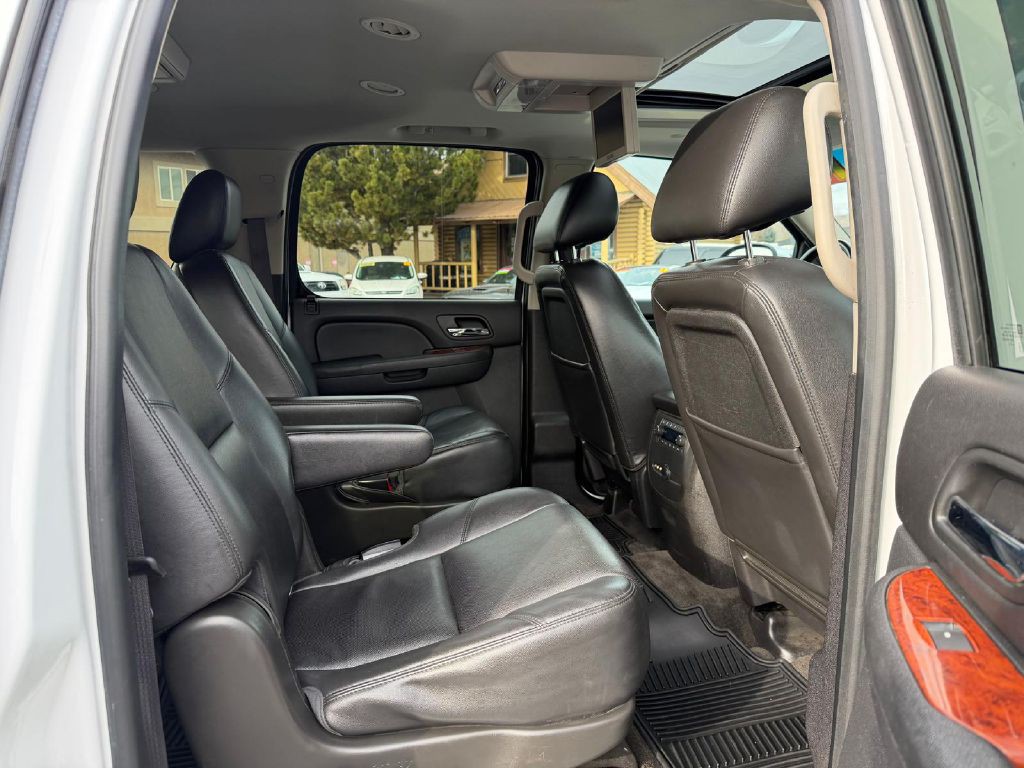 2013 Chevrolet Suburban Image 16
