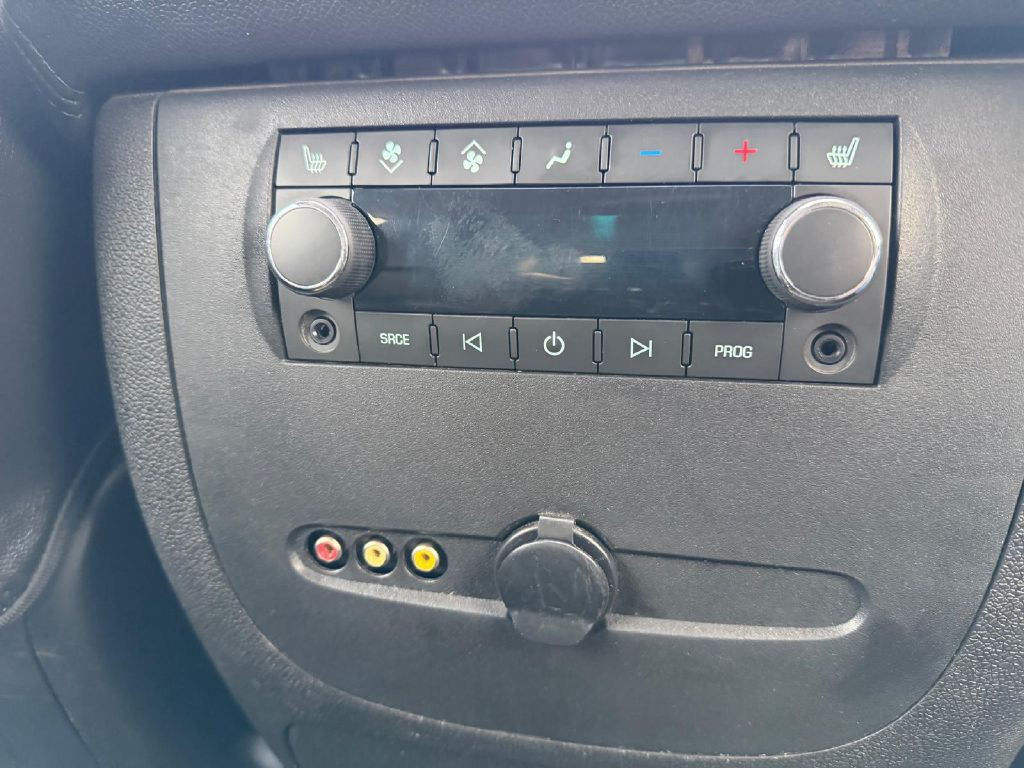 2013 Chevrolet Suburban Image 18