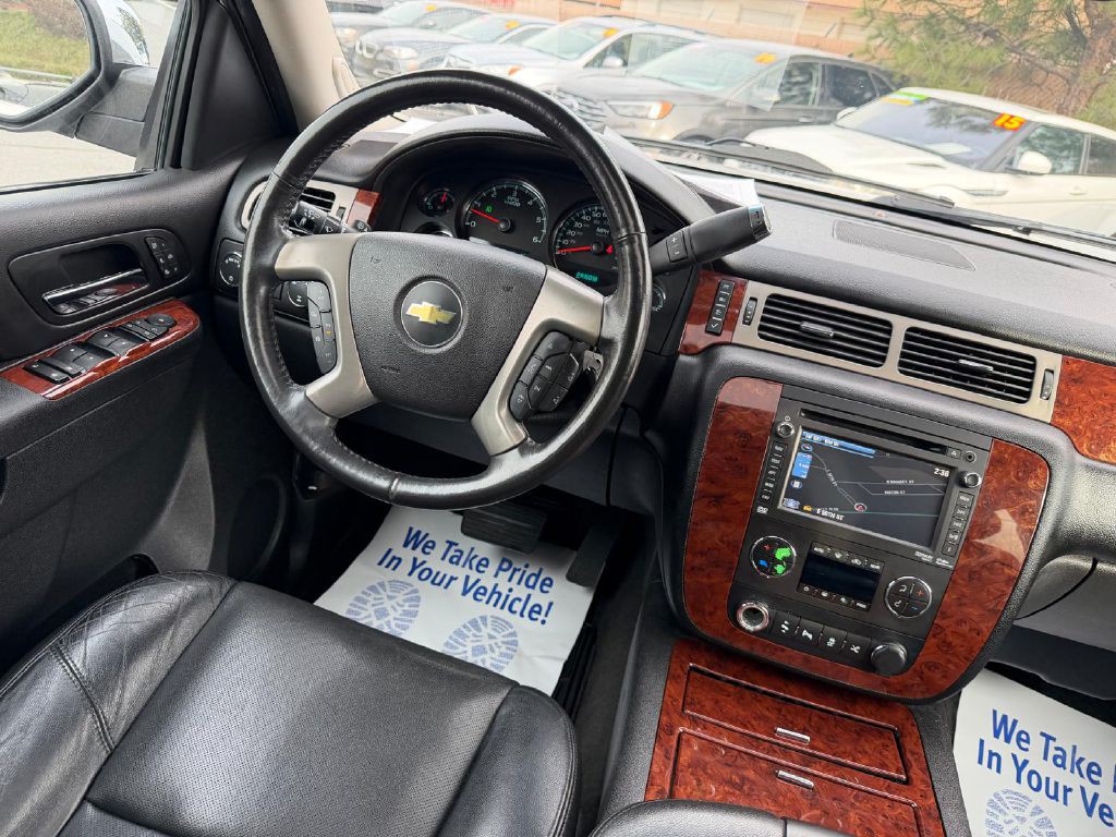 2013 Chevrolet Suburban Image 23