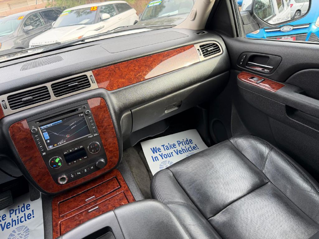 2013 Chevrolet Suburban Image 24
