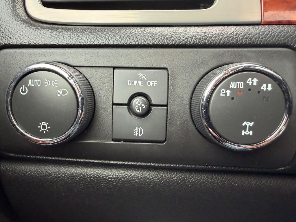 2013 Chevrolet Suburban Image 28