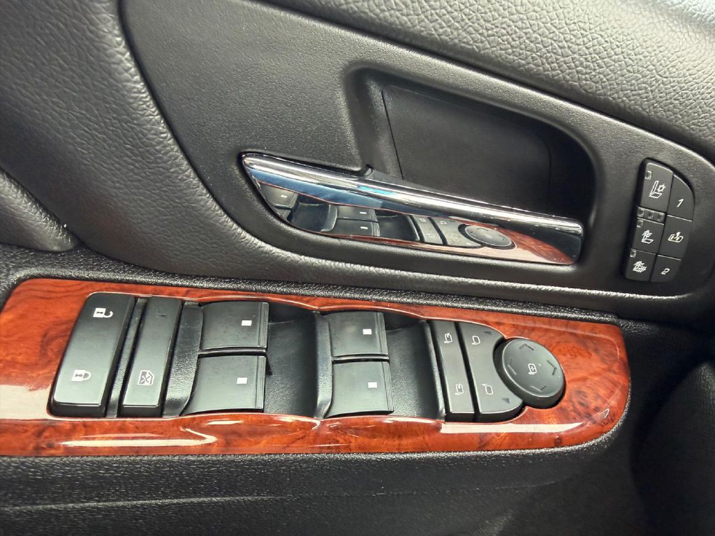 2013 Chevrolet Suburban Image 29