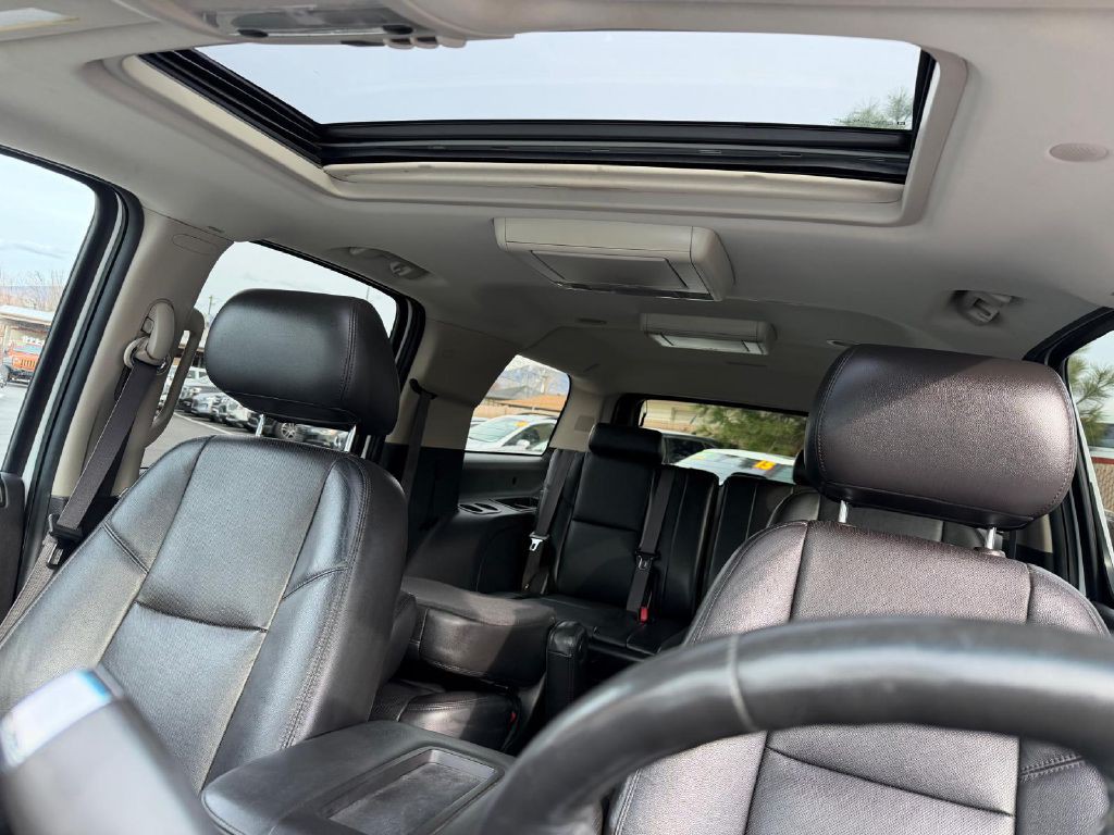 2013 Chevrolet Suburban Image 32
