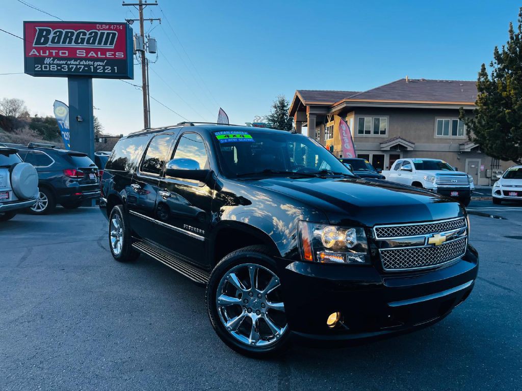 2013 Chevrolet Suburban Image 1
