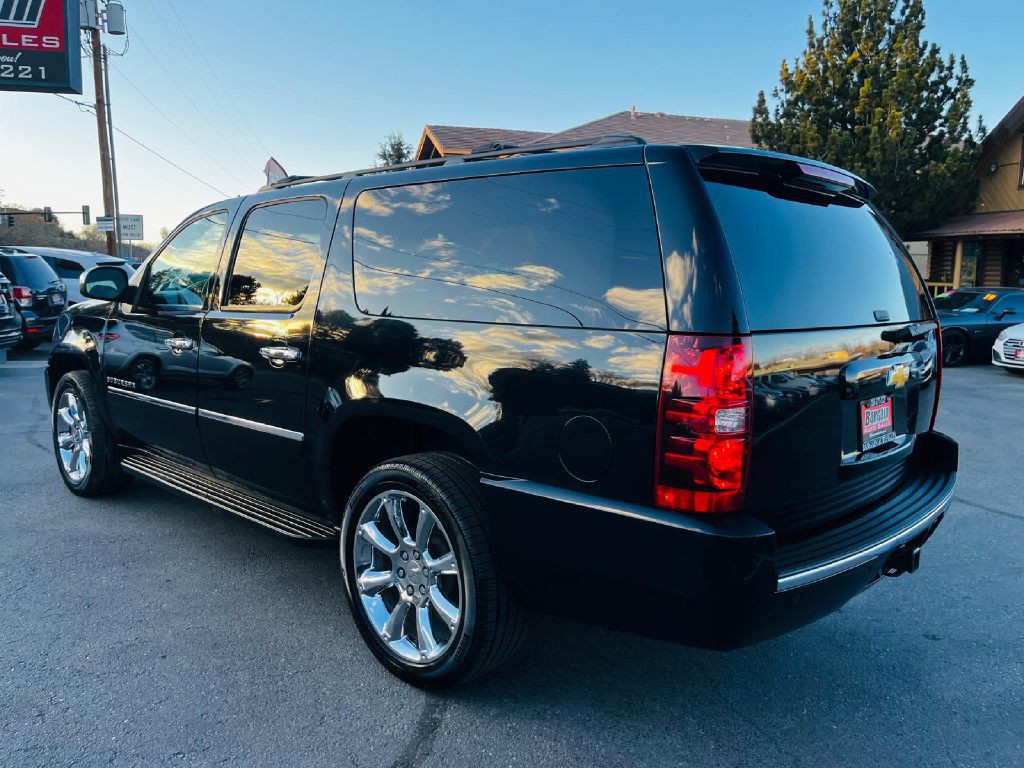 2013 Chevrolet Suburban Image 5