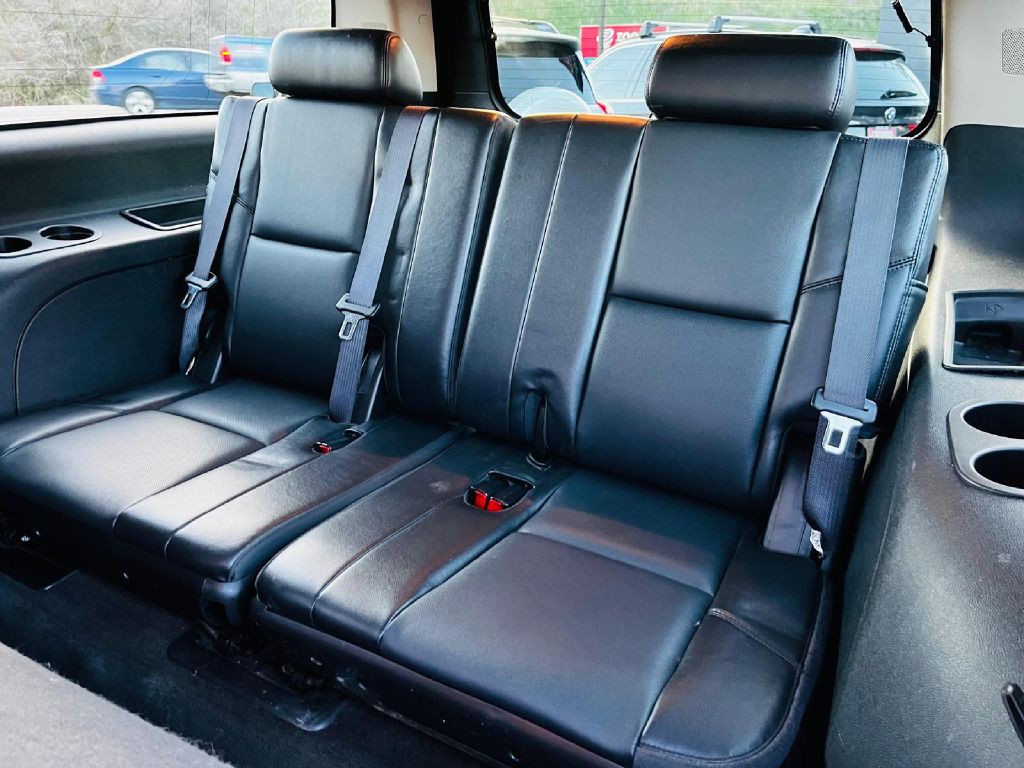 2013 Chevrolet Suburban Image 14