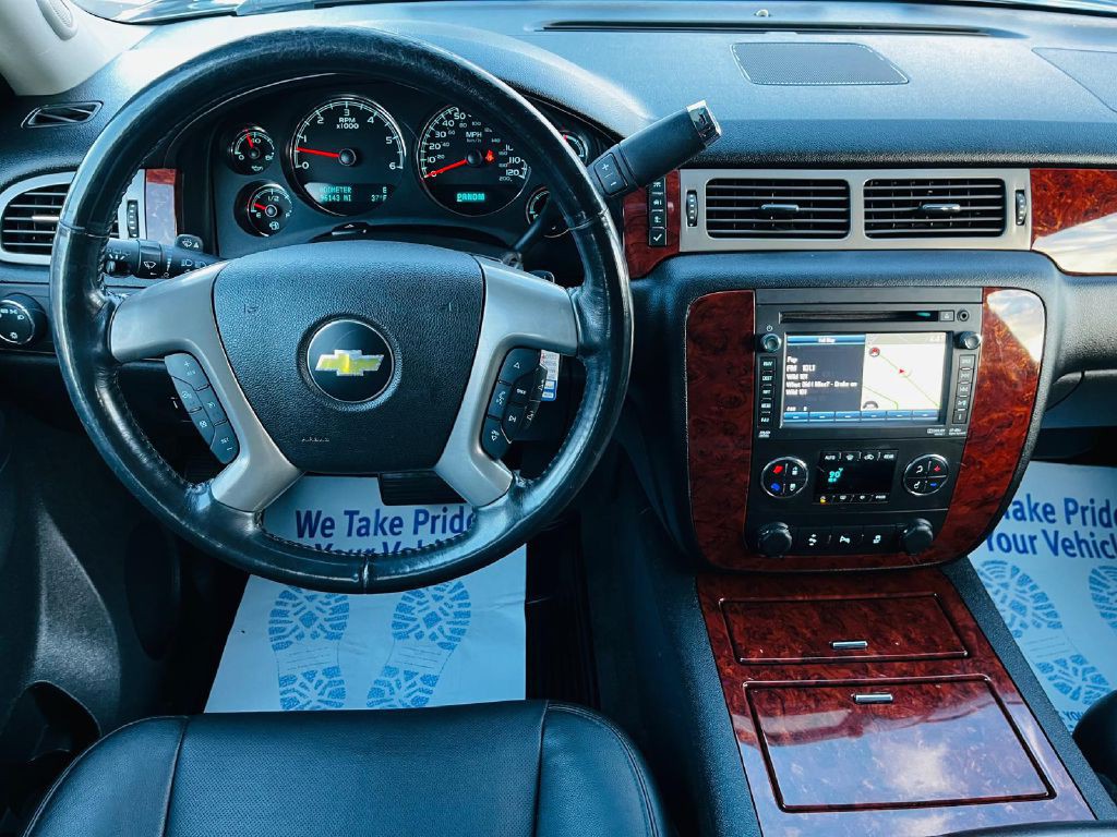 2013 Chevrolet Suburban Image 21