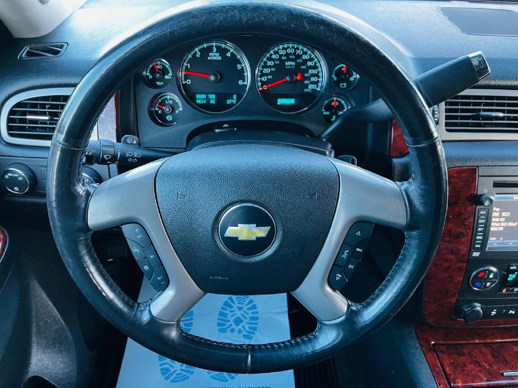 2013 Chevrolet Suburban Image 22