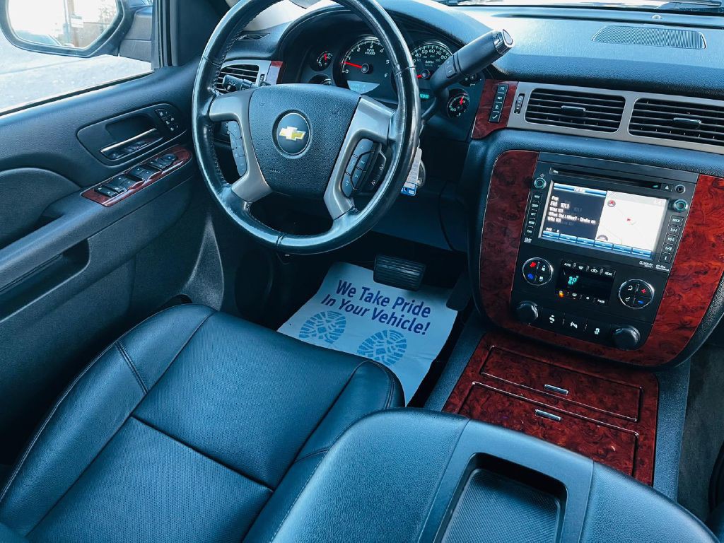 2013 Chevrolet Suburban Image 24