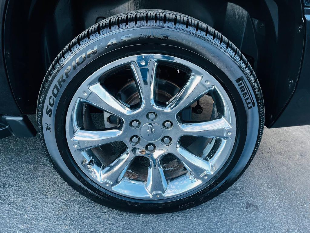 2013 Chevrolet Suburban Image 36